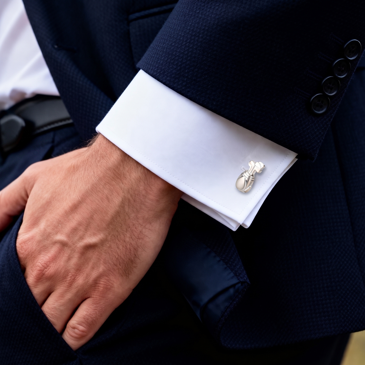 Silver Golf Bag with Clubs Cufflinks — lifestyle shot